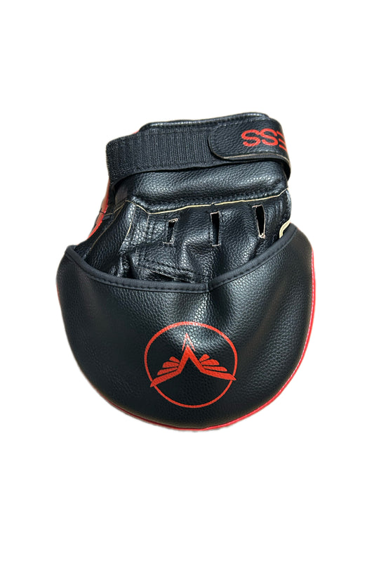 Pattes d'ours noir et rouge